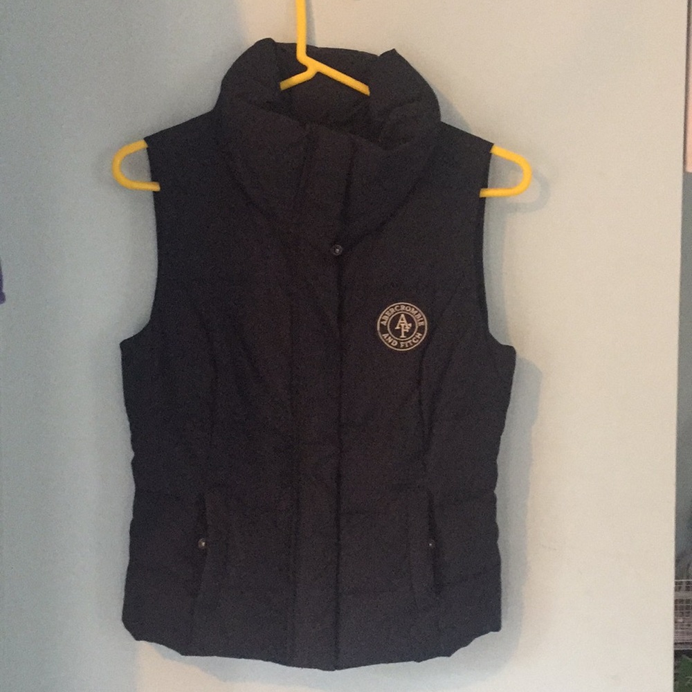 Navy Abercrombie Puffer Vest